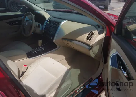 2013 Nissan Altima 2.5 S z USA, uszkodzony, nr VIN 1N4AL3AP1DC173660